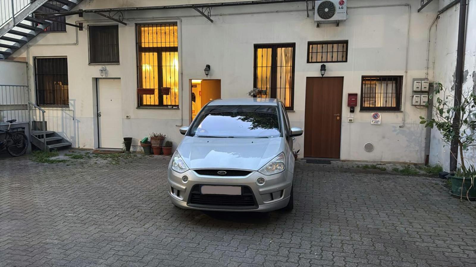 Апартаменти La Casa Nel Cortile-Free Parking Мілан Екстер'єр фото